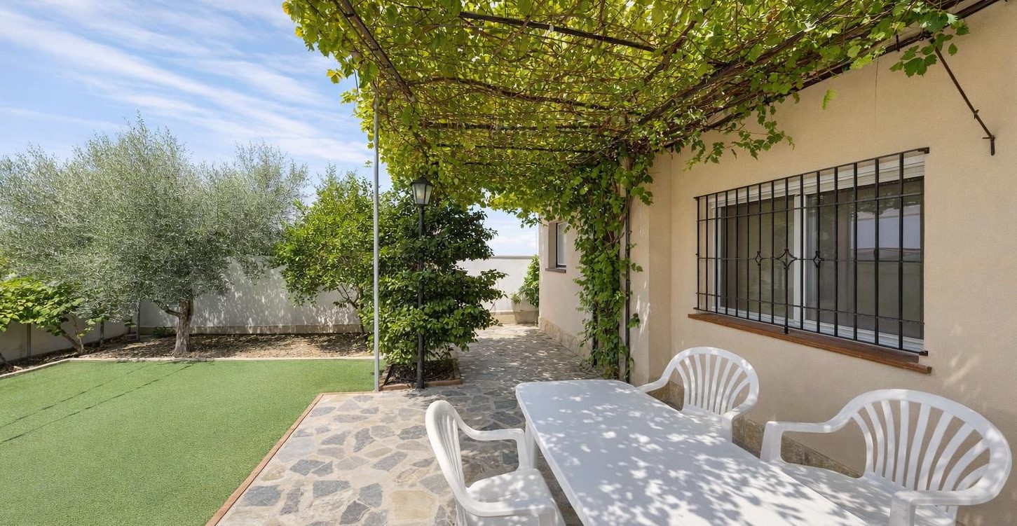 Villa en venta en Cúllar Vega