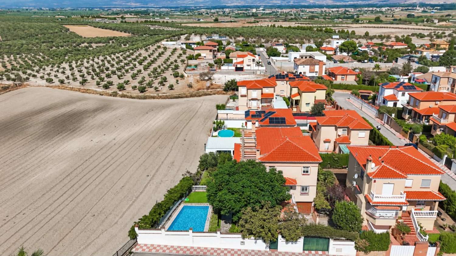 Villa en venta en Cúllar Vega