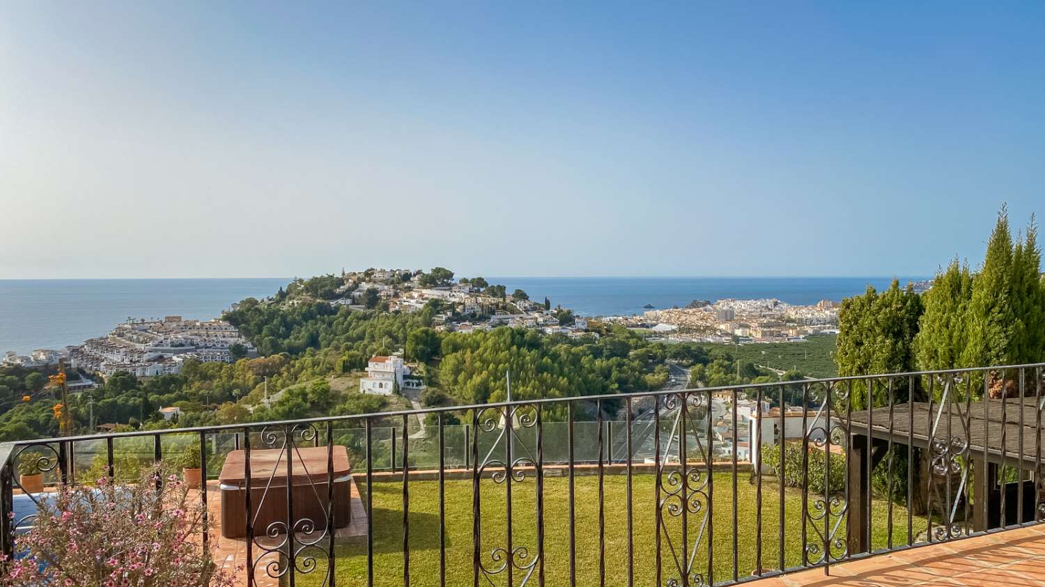 Villa for sale in Velilla - Velilla Taramay (Almuñécar)