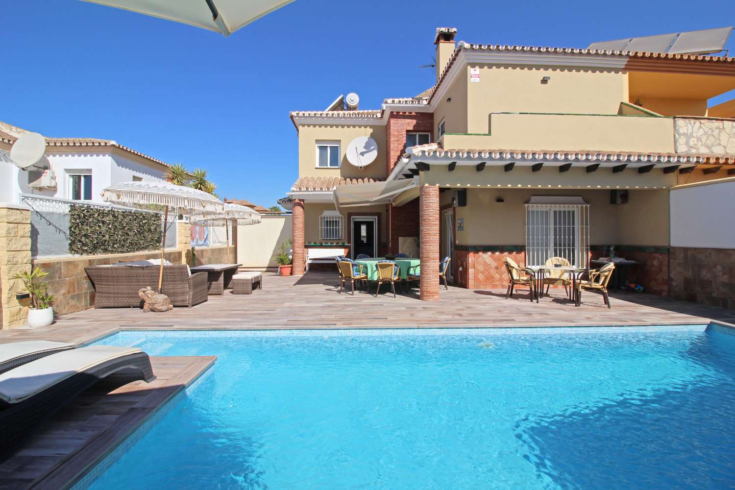 Villa for sale in Viña Málaga (Torre del Mar)