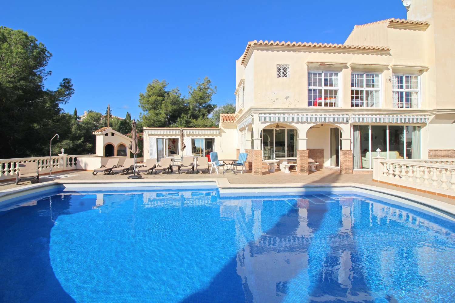 Villa for sale in Frigiliana