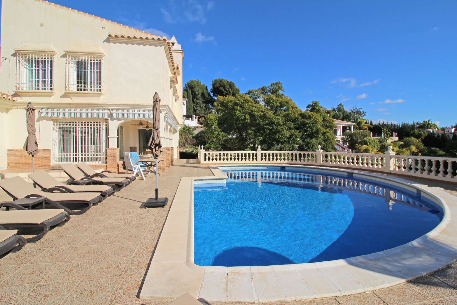 Villa for sale in Frigiliana