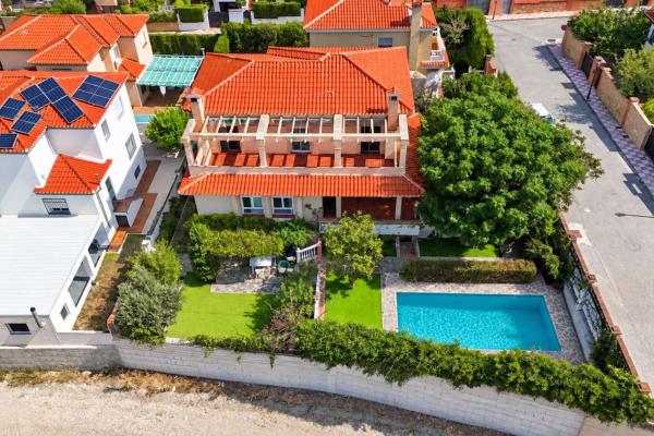 Villa en venta en Cúllar Vega