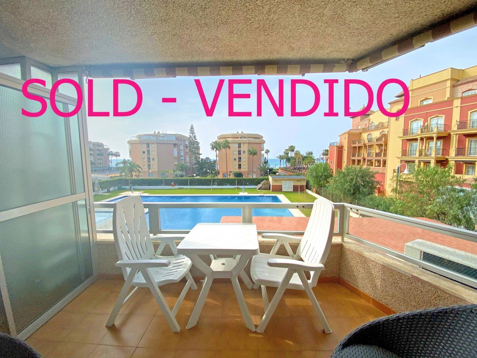 Apartamento en venta en Torrox Costa
